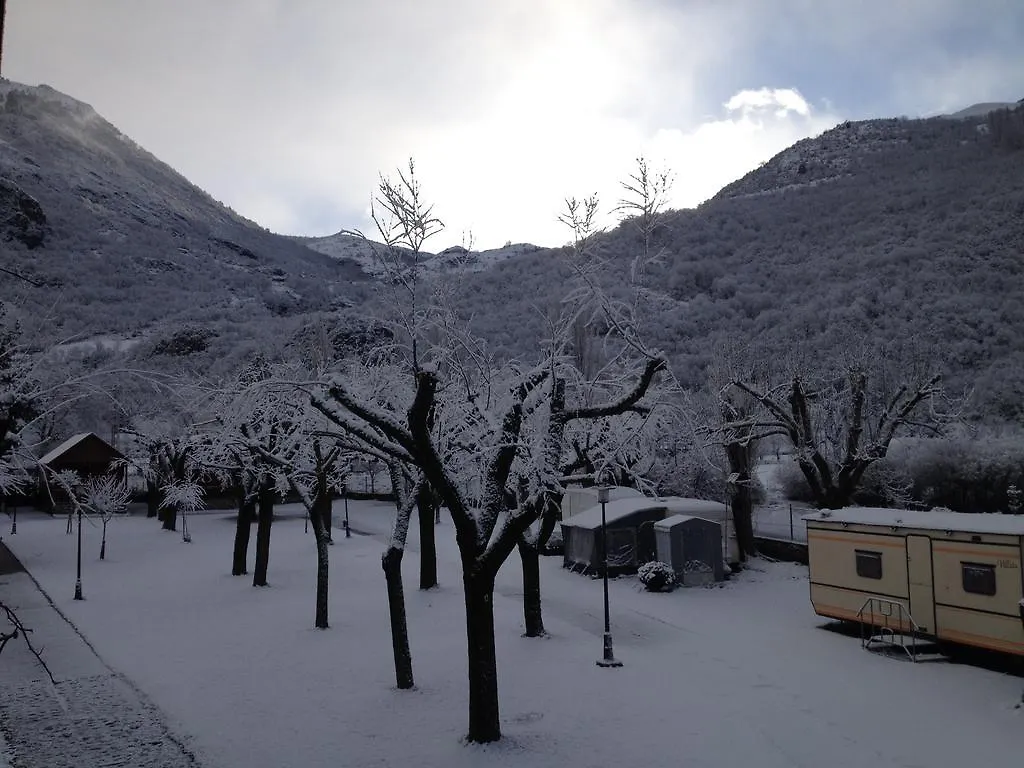 Campsite Camping Boneta Villa Mentera Barruelo Spain